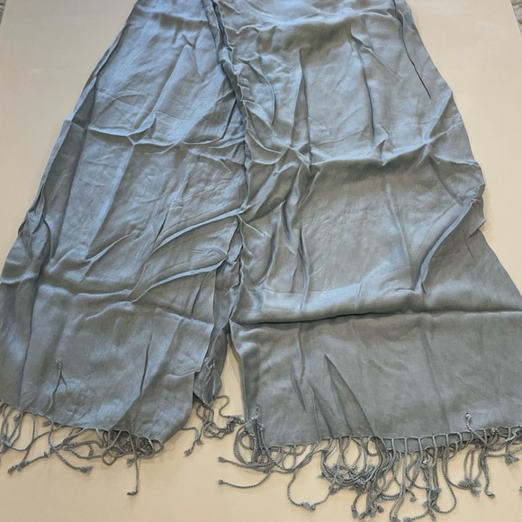 Light Blue Pashmina Scarf. Made in India. - Picture 2 of 10